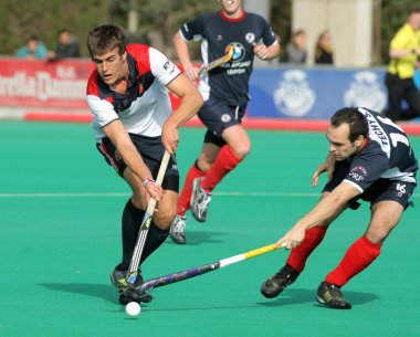 Alex Casasayas(L) Rc Polo ile Sebastien Techy(R) Khc Leuven VIES