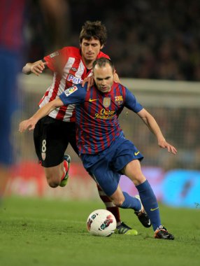 Andres Iniesta(R) Barcelona ile ander Iturraspe(L) Athletic Bilbao VIES