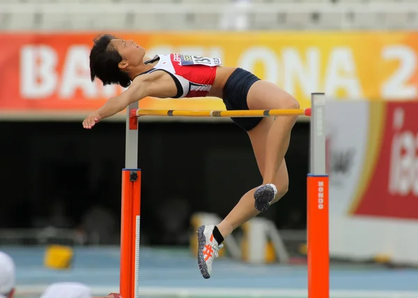 Midori Kamijima de Japón saltando en el evento de salto de altura — Foto de Stock
