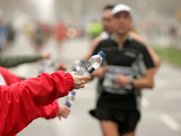 Refrescamento da corrida — Fotografia de Stock