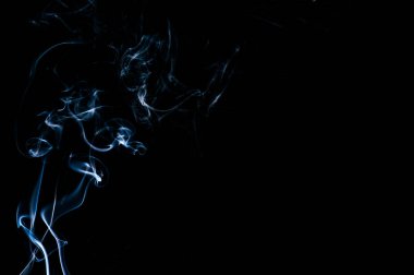 dumanı siyah arkaplanda