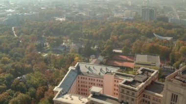 Kharkiv 'deki Shevchenko Park' taki Karazin Üniversitesi 'nin çekimleri.