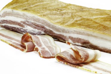 çizgili domuz pastırması