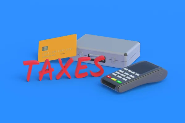 金属皮箱和收银机旁边的字税蓝色背景的塑料卡支付的概念和税收规则 付款时间 报告所述期间 年收入 税收改革 3D渲染 — 图库照片