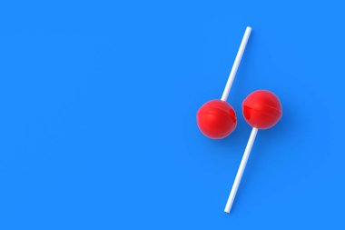 Mavi arka planda çilekli lolipoplar. Tatlı şeker. Şekerleme malzemeleri. Düz yatıyordu. Uzayı kopyala 3d hazırlayıcı