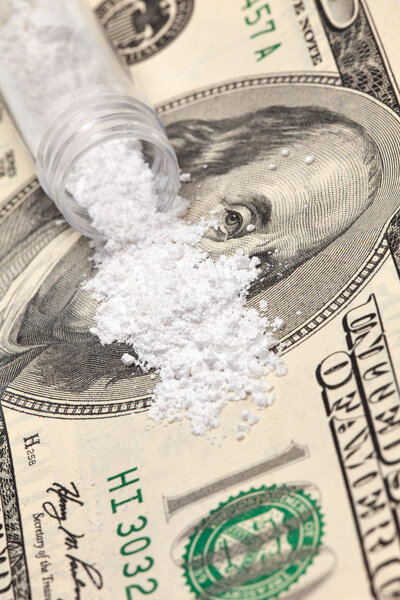 Прятаться за проблемами с наркотиками
