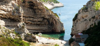 stiniva defne vis Adası