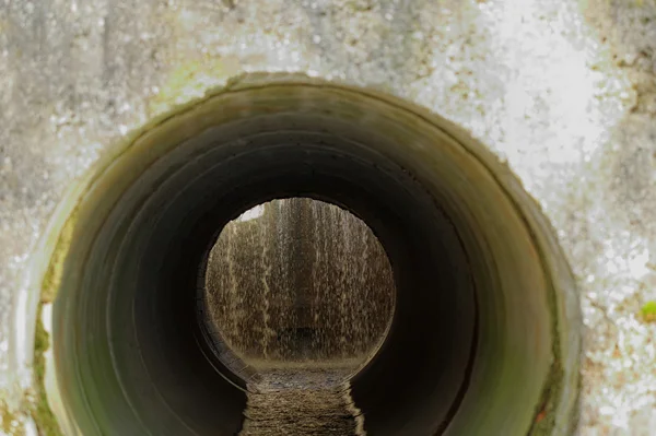 Canal de drenagem de água — Fotografia de Stock