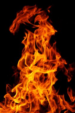 Siyah arkaplanda ateş