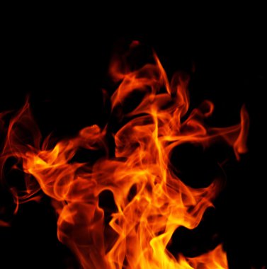 Siyah arkaplanda ateş