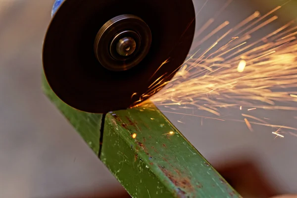 Hand grinder saw the steel — Stock Photo, Image