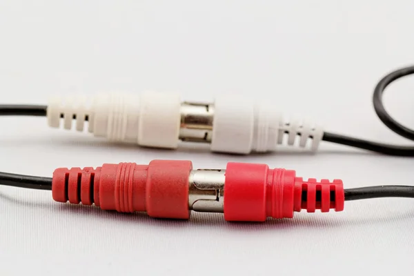 Audio rca-kabel op een witte achtergrond — Stockfoto