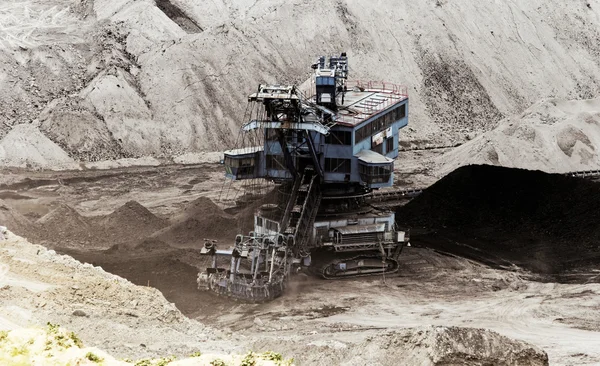 Minería de carbón en un tajo abierto — Foto de Stock