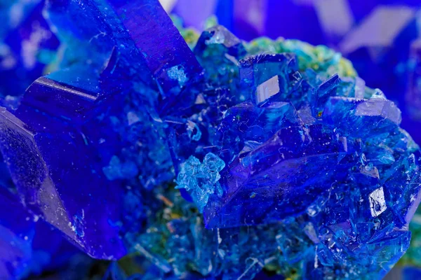 Cristales de vitriolo azul - Sulfato de cobre — Foto de Stock