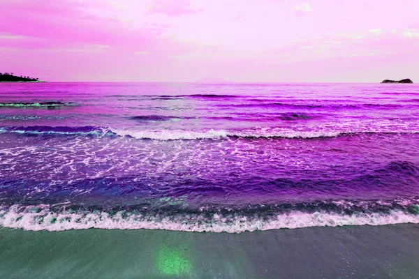 A homokos tenger hullámai Stock Kép