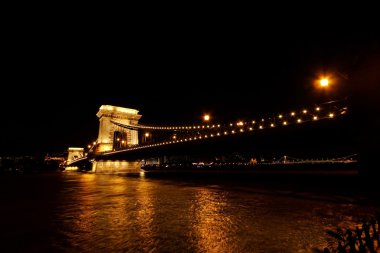 Night image of the hungarian chain Bridge clipart