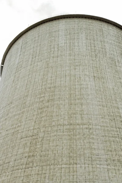 Enerji santrali soğutma kuleleri — Stok fotoğraf
