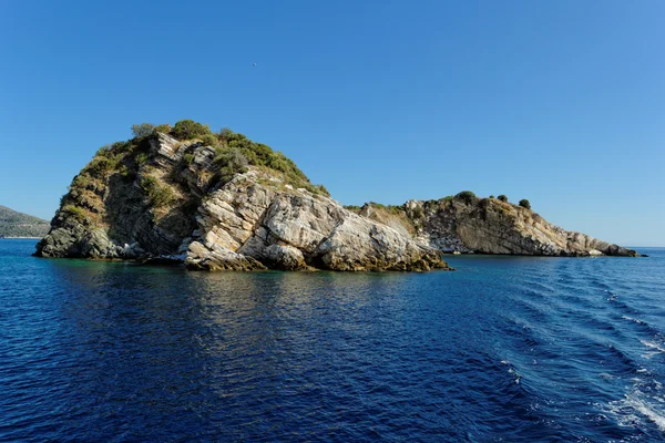 Rotsachtig strand at Griekenland, thassos — Stockfoto