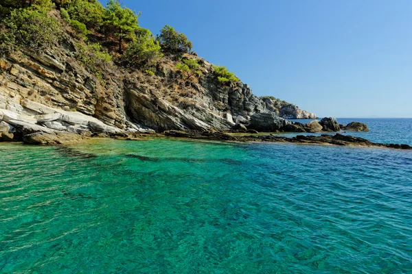 Praia rochosa na Grécia, thassos Imagem De Stock