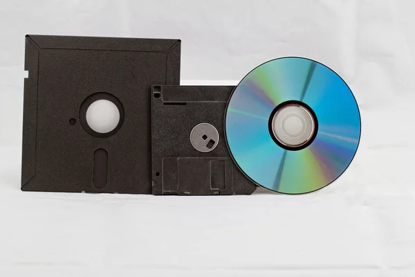 Altmodische Diskette und CD-DVD — Stockfoto