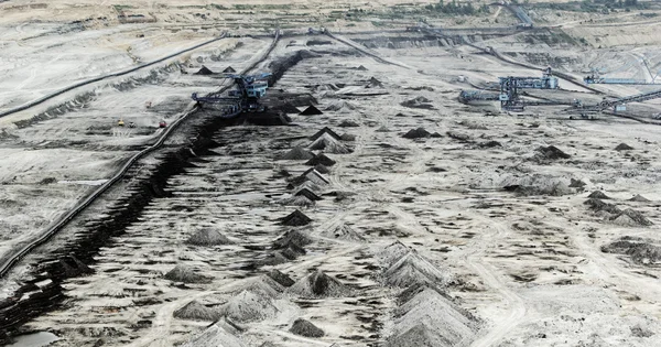 Mineração de carvão em um poço aberto — Fotografia de Stock