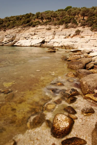 Rocky beach at greece , thassos — Stock Photo, Image