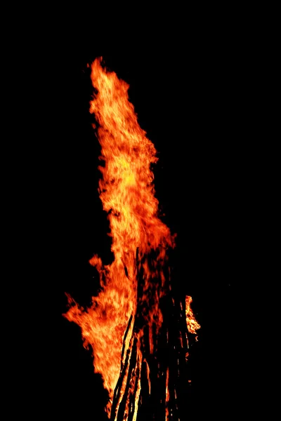 Fuego sobre fondo negro — Foto de Stock