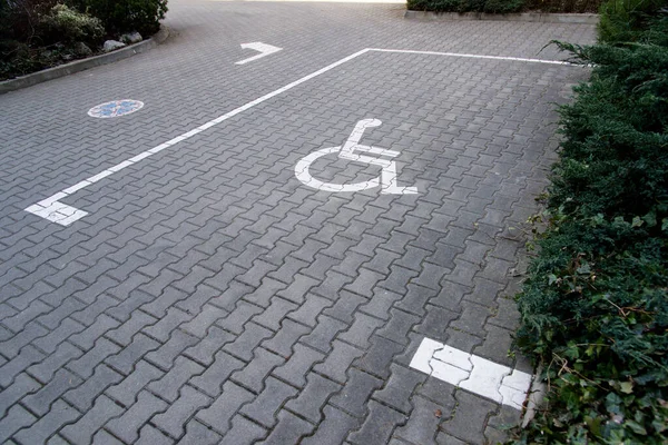 Straatzicht Parkeerplaats Voor Gehandicapten — Stockfoto