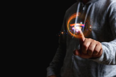 Günlük yaşamın kolaylığı için kablosuz internet teknolojisi, kablosuz internet konsepti, ücretsiz WiFi ağı sinyali, küçük bulanık konsept. Kablosuz ağ ikonu, sosyal ağ konsepti