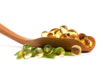 Sağlıklı vitaminler, Omega 3, izole edilmiş, beyaz bir arka planı var. Anlaşıldı.