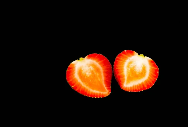 Fresas Maduras Con Hojas Verdes — Foto de Stock