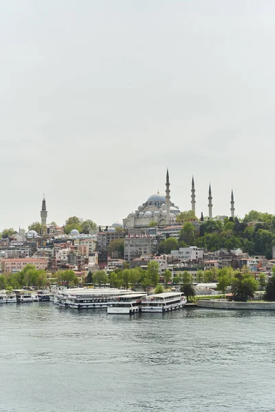 Boğaz üzerinden Süleyman Camii 'ne bak..