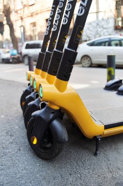 Kiralık elektrikli scooter 'lar. Araç kiralama hizmeti geçmişi. Taşımacılık için elektrikli scooterlar