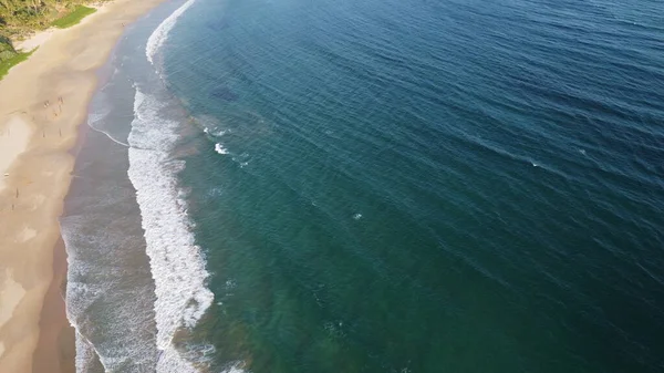 Luchtfoto Van Een Smaragdgroene Zee Grote Schuimende Golven Indische Oceaan — Stockfoto