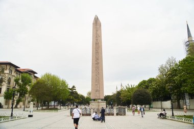 İstanbul, Türkiye - 05.05.2021: Duvarlı dikilitaşın görüntüsü. Yüksek kalite fotoğraf