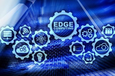 Modern sunucu odası arka planında EDGE bilgisayar. Kaynak yoğunlaştırılmış hesaplama hizmetleri için bilgi teknolojisi ve iş kavramı.