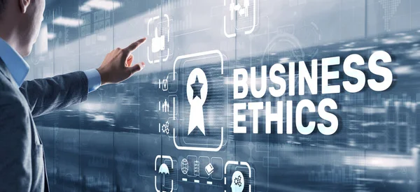 Üzleti etika Viselkedés és modor koncepció. Üzletember nyomja meg a gombot a virtuális képernyőn — Stock Fotó