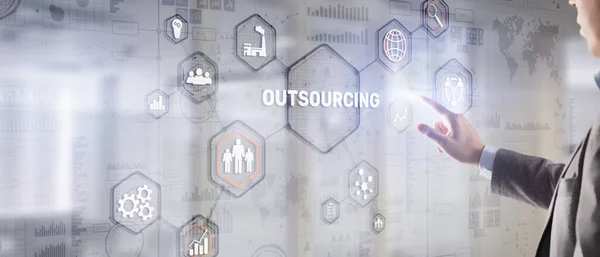 Outsourcing 2021 Zasoby ludzkie Business Internet Technology Concept — Zdjęcie stockowe