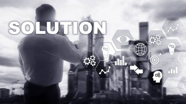 İş çözümleri, başarı ve strateji kavramı. Çözümlerle birlikte iş sürecinin sanal diyagramının yapılandırılması.