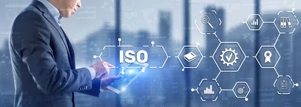 Koncepcja certyfikacji ISO standardowej kontroli jakości. Międzynarodowy standard bezpieczeństwa informacji — Zdjęcie stockowe