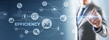 Verimlilik. İş adamı sanal ekrandaki yazıya basar