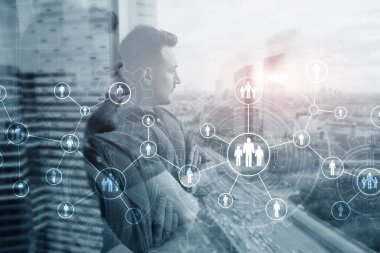 Gear Connection Concept ve İnsan Kaynakları Yöneticileri ofis geçmişinde.