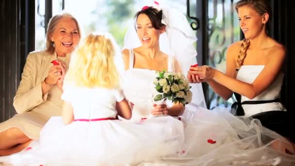 Novia de boda retrato familiar — Vídeos de Stock