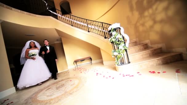 Bride and Groom Hallway Luxury Home — Stock Video