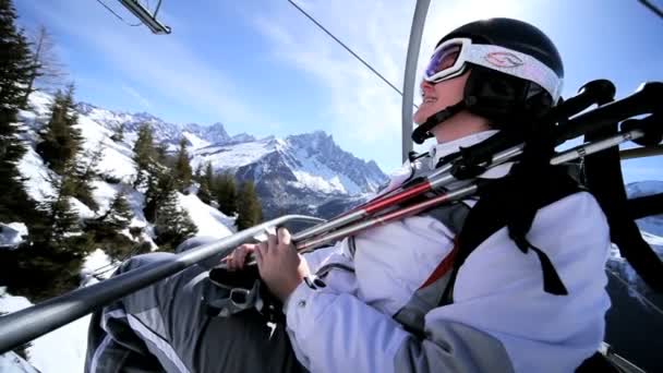 Skier on ski lift — Stock Video
