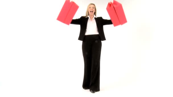 Attraktive blonde Frau hat einen erfolgreichen Einkaufstag — Stockvideo