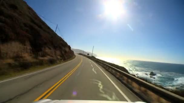 Ponto de vista Timelapse dirigindo a estrada da costa do Pacífico — Vídeo de Stock