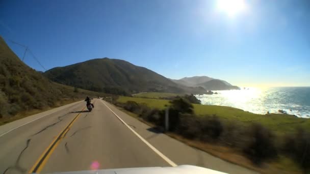 Punto de vista que conduce la carretera de la costa del Pacífico — Vídeo de stock