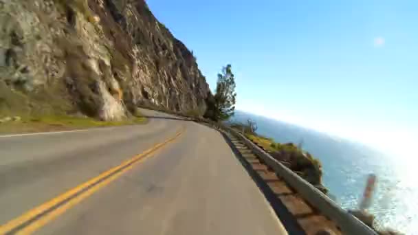 Timelapse punto de vista de conducción de la carretera de la costa del Pacífico — Vídeos de Stock