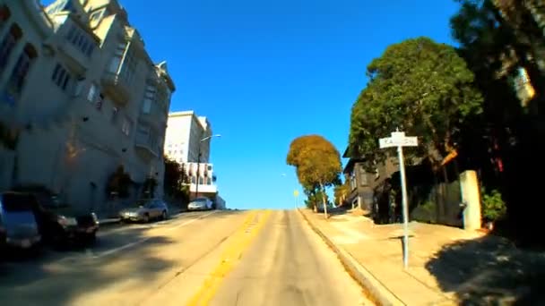 角度的驾驶三藩市的街道上 — 图库视频影像
